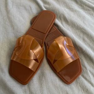 Zara tan flat sandals, jelly band, size 7.5 woman’s